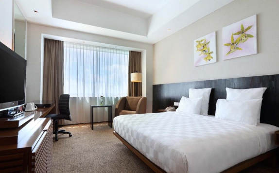Kamar tidur hotel mewah dengan desain modern di Balikpapan